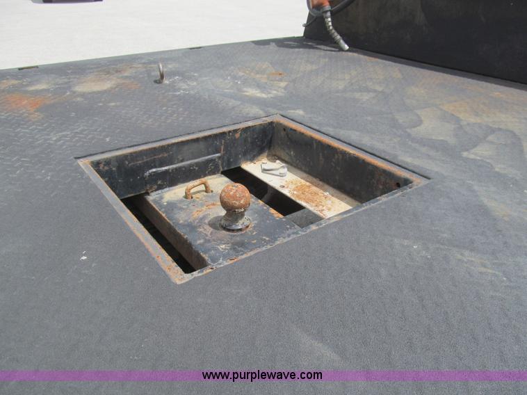 image for item H8969 2000 Ford F450 Super Duty XL flatbed truck