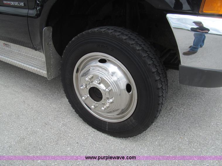 image for item H8969 2000 Ford F450 Super Duty XL flatbed truck