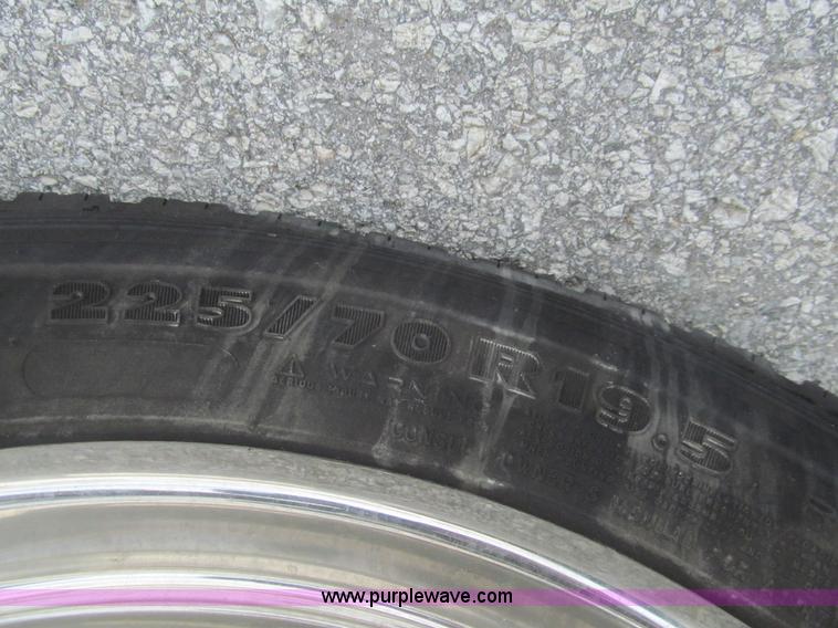 image for item H8969 2000 Ford F450 Super Duty XL flatbed truck