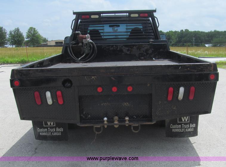 image for item H8970 1999 Ford F550 Super Duty XLT flatbed truck