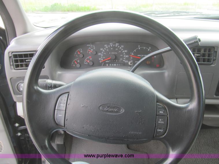 image for item H8970 1999 Ford F550 Super Duty XLT flatbed truck