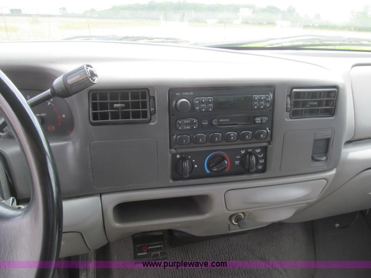 image for item H8970 1999 Ford F550 Super Duty XLT flatbed truck