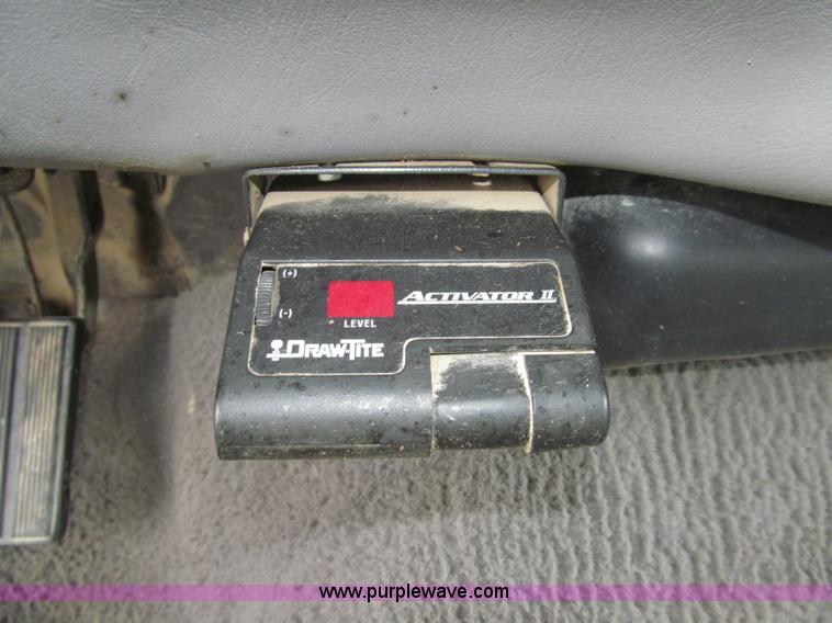 image for item H8970 1999 Ford F550 Super Duty XLT flatbed truck