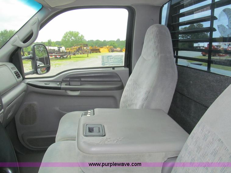 image for item H8970 1999 Ford F550 Super Duty XLT flatbed truck