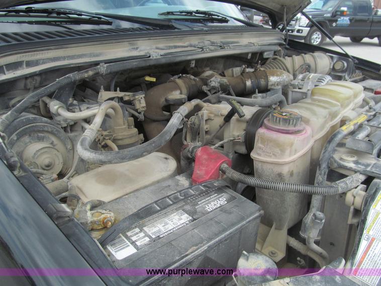 image for item H8970 1999 Ford F550 Super Duty XLT flatbed truck