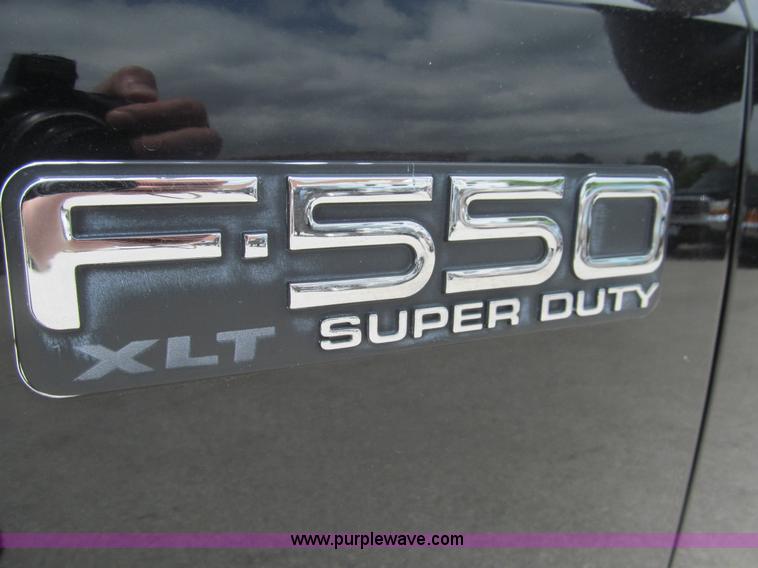 image for item H8970 1999 Ford F550 Super Duty XLT flatbed truck