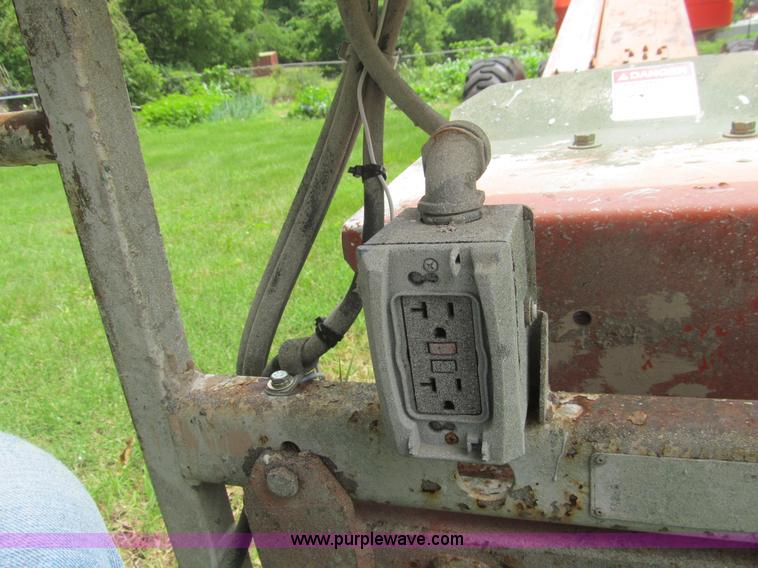 image for item H8972 2001 Snorkel TB60RW boom lift