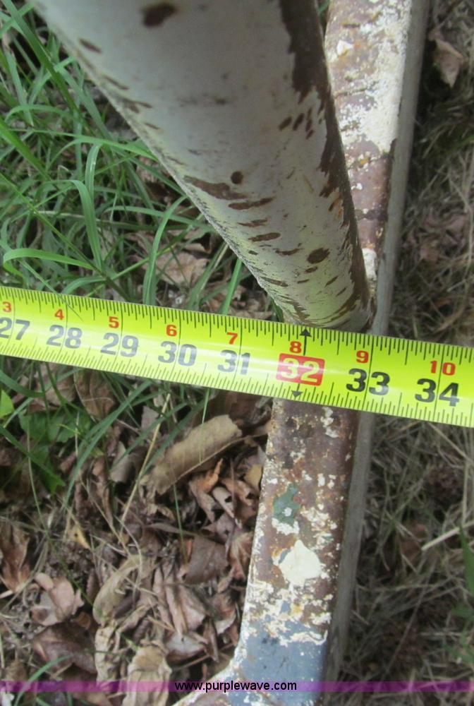 image for item H8972 2001 Snorkel TB60RW boom lift