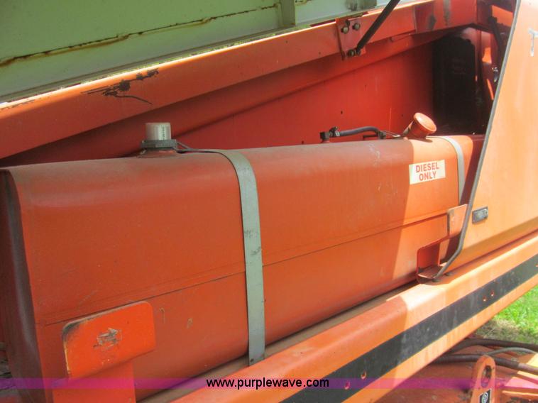 image for item H8972 2001 Snorkel TB60RW boom lift