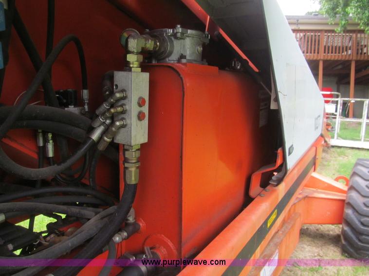 image for item H8972 2001 Snorkel TB60RW boom lift