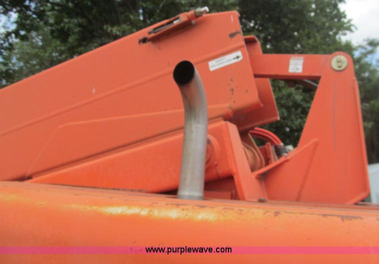 image for item H8972 2001 Snorkel TB60RW boom lift