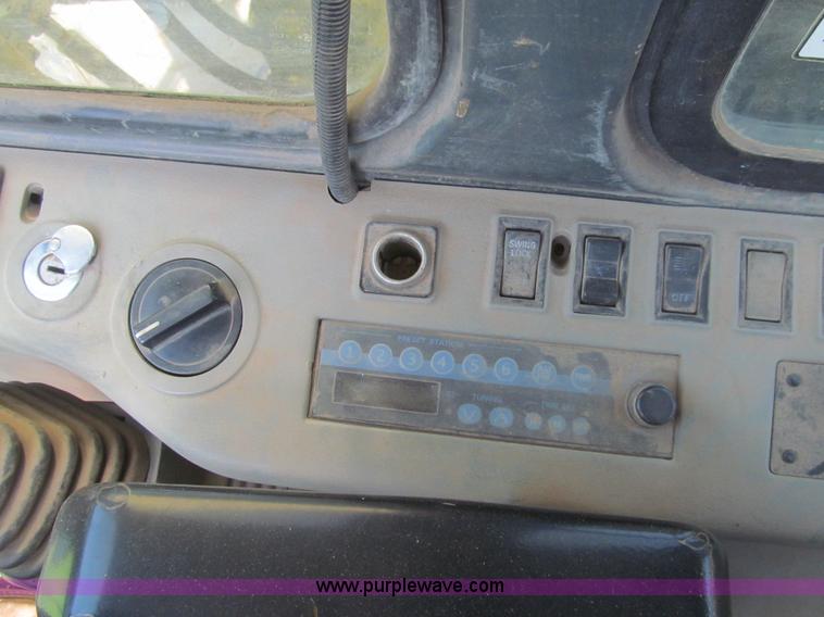 image for item H8973 Komatsu PC220LC-6L excavator