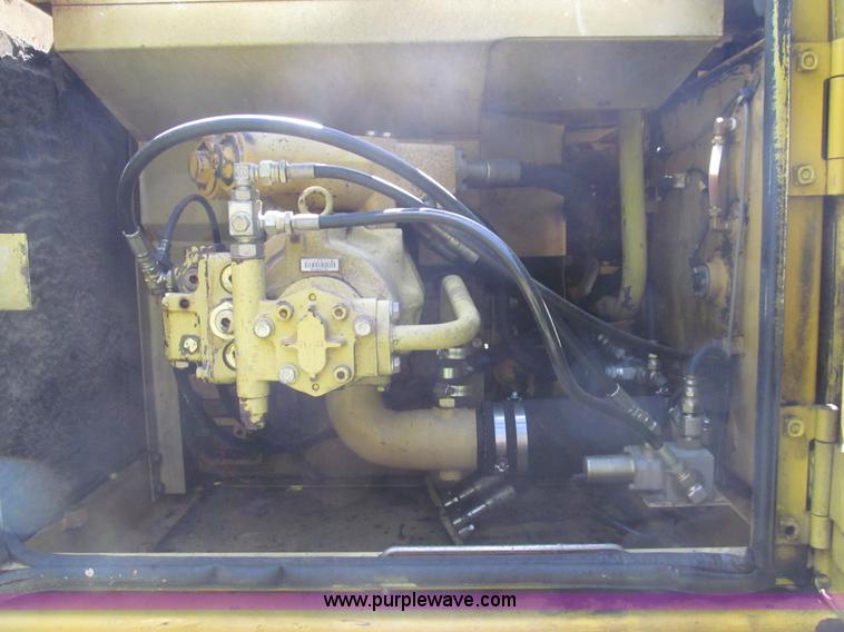 image for item H8973 Komatsu PC220LC-6L excavator