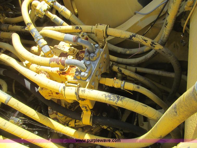 image for item H8973 Komatsu PC220LC-6L excavator