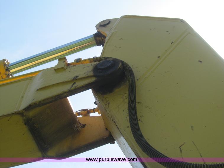image for item H8973 Komatsu PC220LC-6L excavator