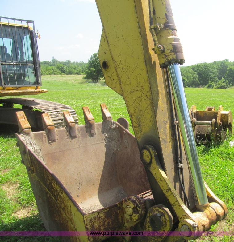 image for item H8973 Komatsu PC220LC-6L excavator