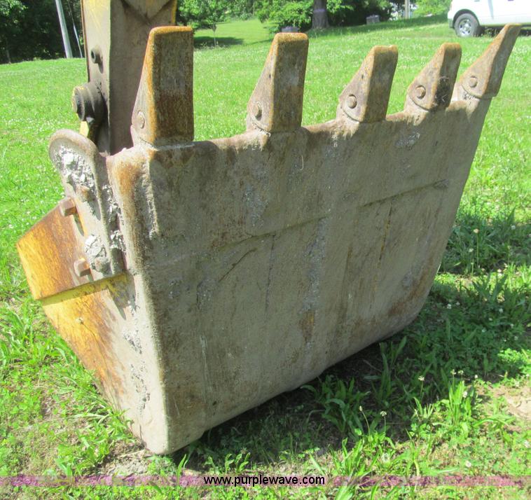 image for item H8973 Komatsu PC220LC-6L excavator