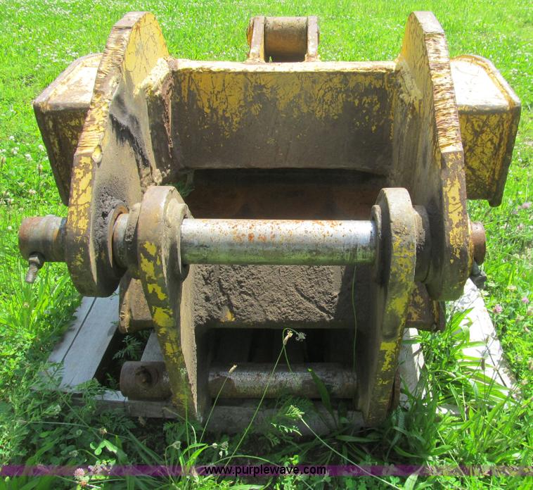 image for item H8973 Komatsu PC220LC-6L excavator