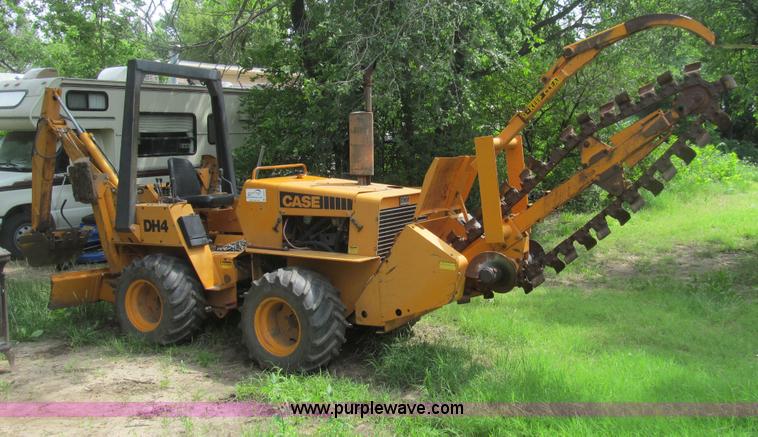image for item H8980 1980 Case DH4 articulated trencher