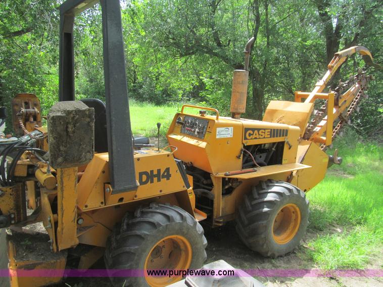 image for item H8980 1980 Case DH4 articulated trencher