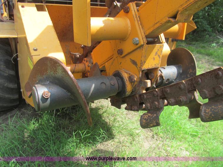 image for item H8980 1980 Case DH4 articulated trencher