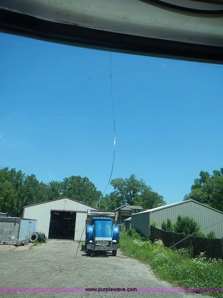 image for item I3613 1994 Ford LT8000 dump truck