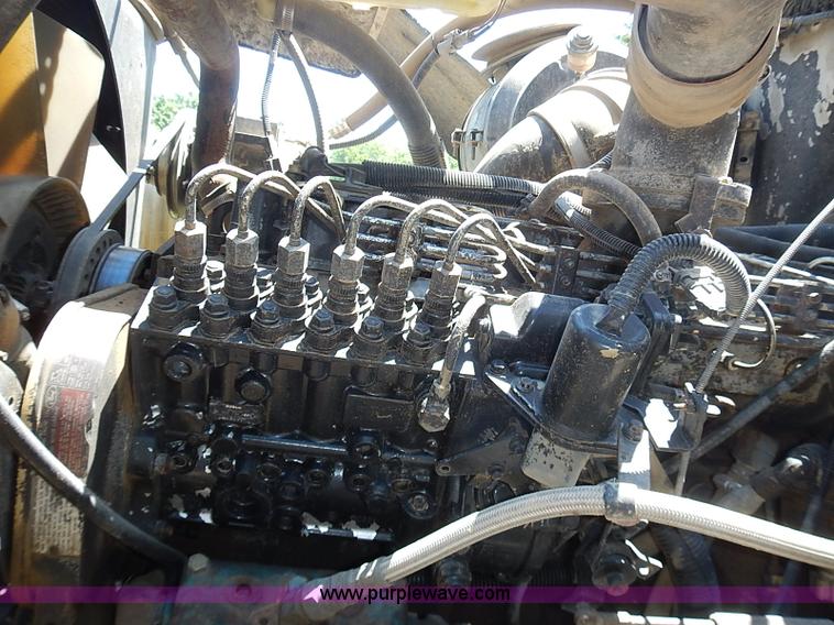 image for item I3613 1994 Ford LT8000 dump truck