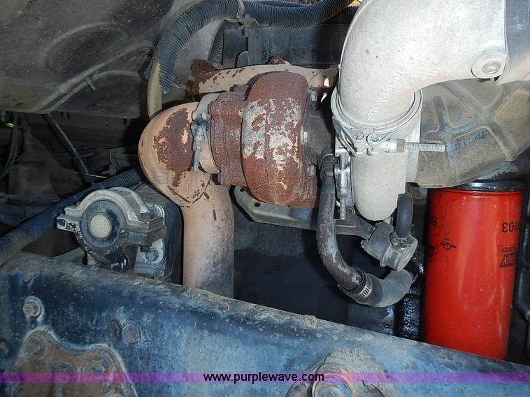 image for item I3613 1994 Ford LT8000 dump truck