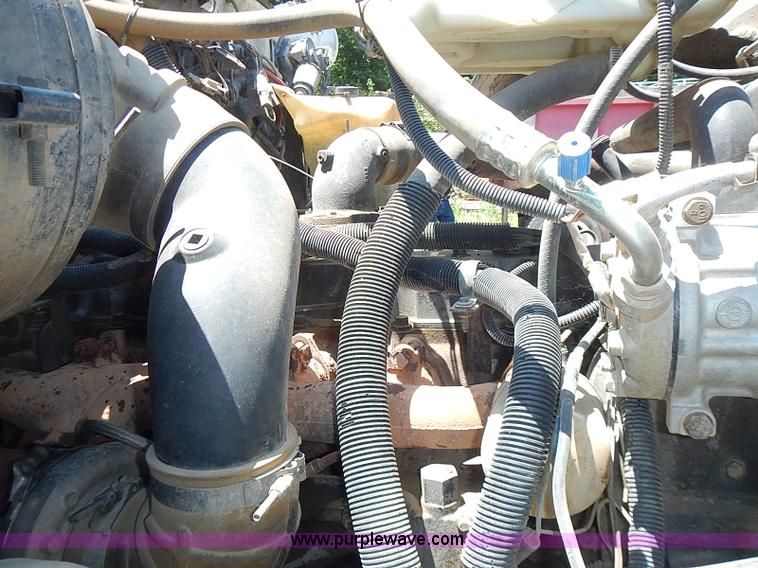 image for item I3613 1994 Ford LT8000 dump truck