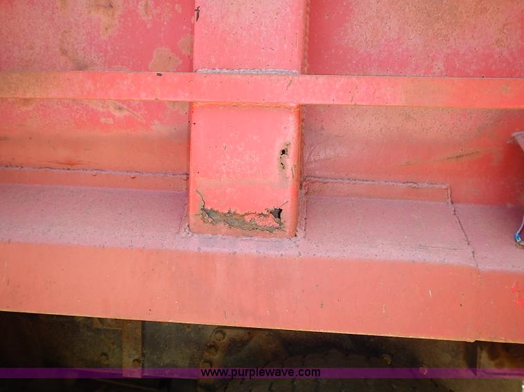 image for item I3613 1994 Ford LT8000 dump truck