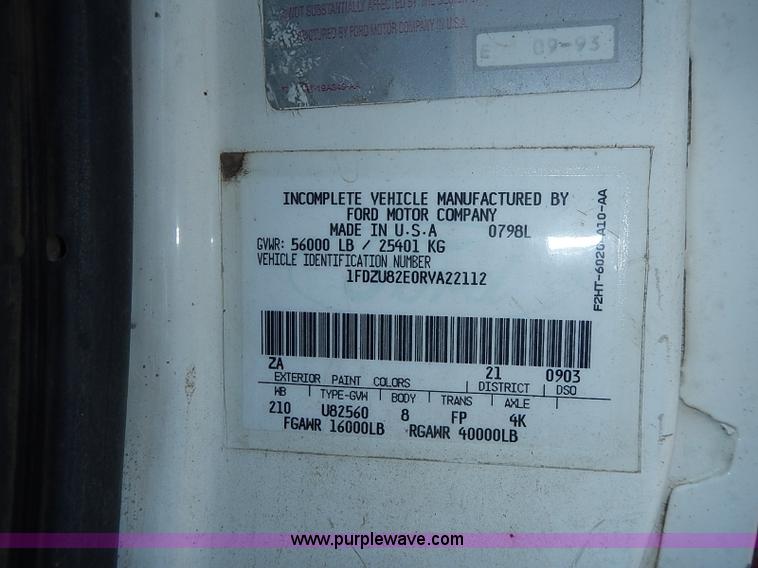 image for item I3613 1994 Ford LT8000 dump truck