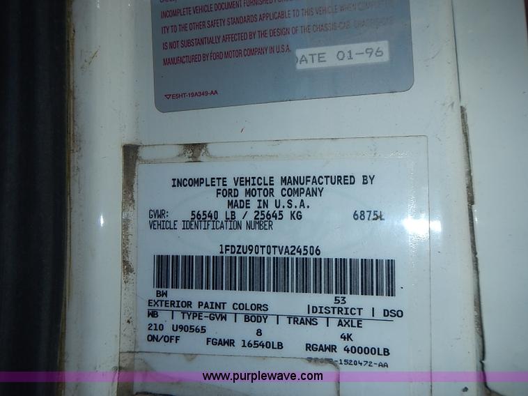 image for item I3614 1996 Ford LT9000 dump truck