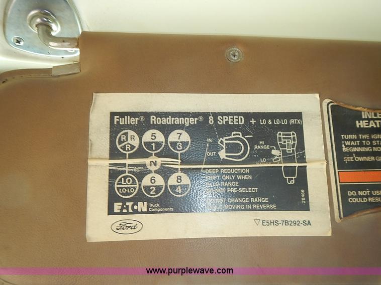 image for item I3614 1996 Ford LT9000 dump truck