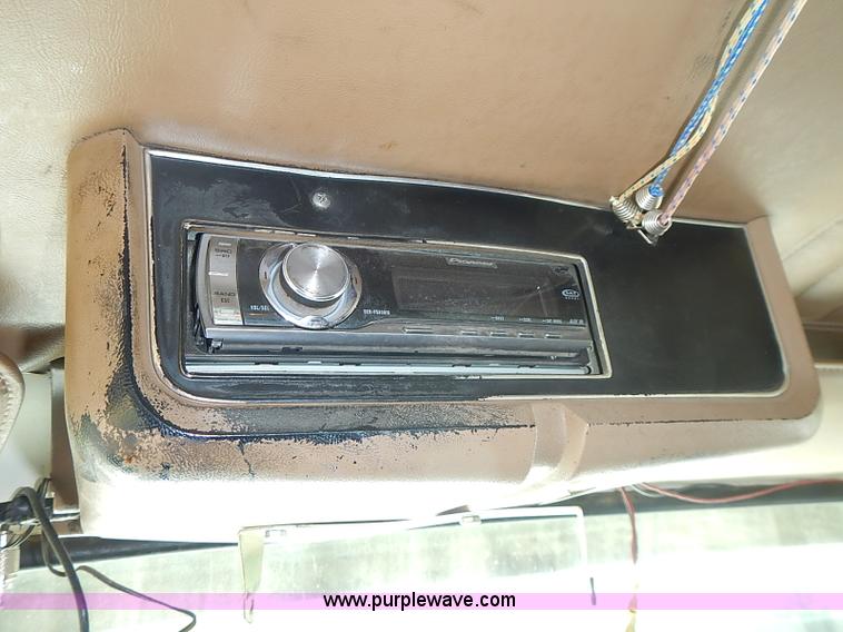 image for item I3614 1996 Ford LT9000 dump truck