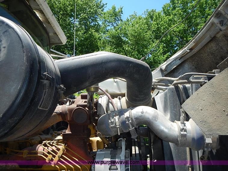 image for item I3614 1996 Ford LT9000 dump truck