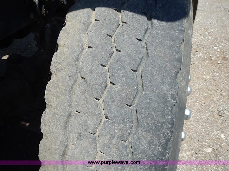 image for item I3614 1996 Ford LT9000 dump truck