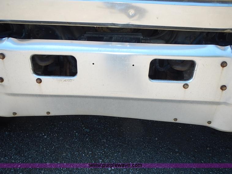 image for item I3614 1996 Ford LT9000 dump truck