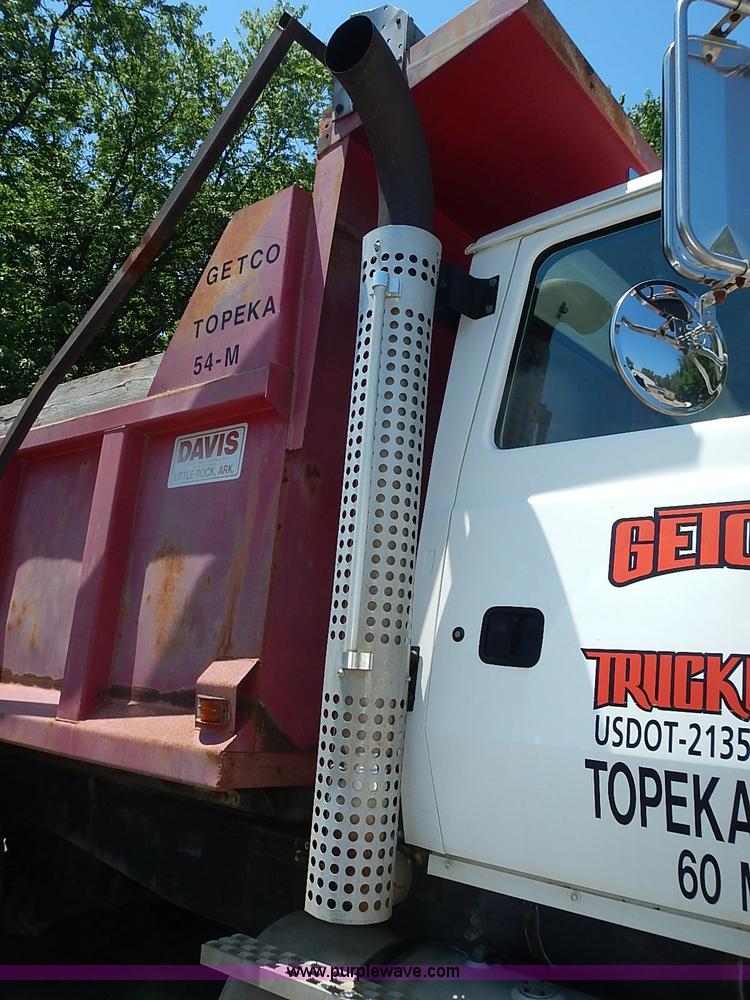 image for item I3614 1996 Ford LT9000 dump truck