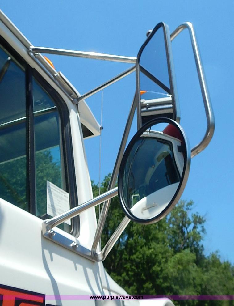 image for item I3614 1996 Ford LT9000 dump truck