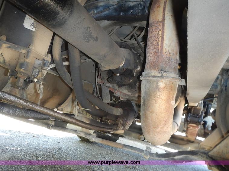 image for item I3614 1996 Ford LT9000 dump truck