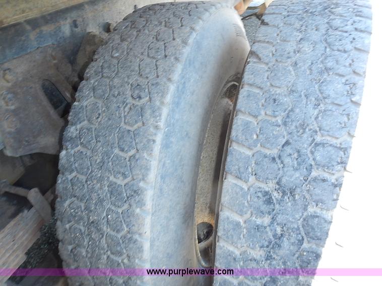 image for item I3614 1996 Ford LT9000 dump truck