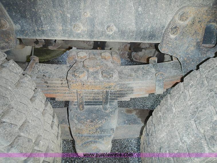 image for item I3614 1996 Ford LT9000 dump truck