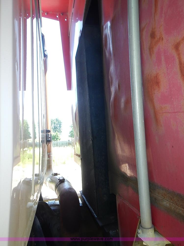 image for item I3614 1996 Ford LT9000 dump truck