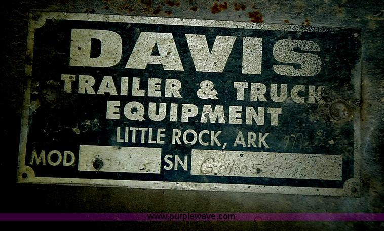 image for item I3614 1996 Ford LT9000 dump truck