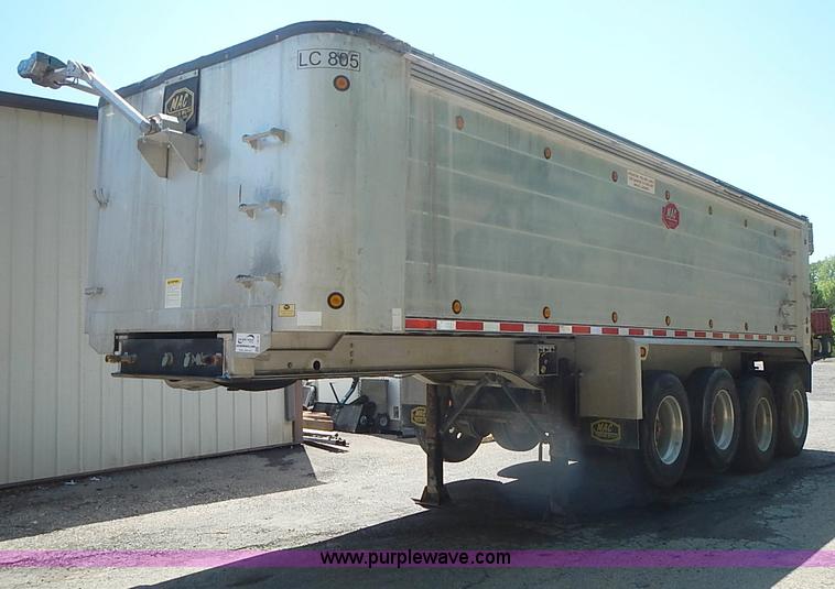 image for item I3615 2007 MAC 28' aluminum trailer
