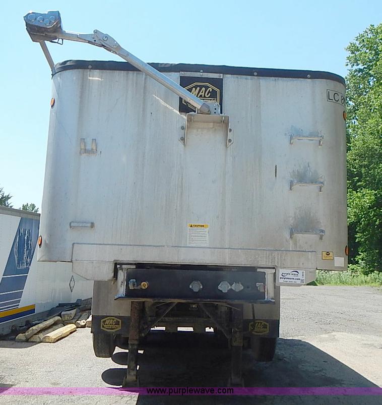 image for item I3615 2007 MAC 28' aluminum trailer