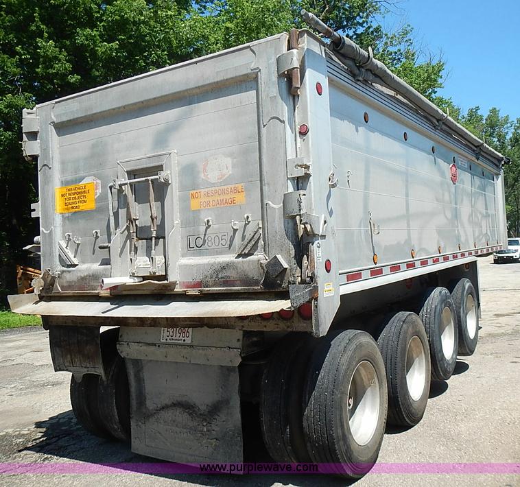 image for item I3615 2007 MAC 28' aluminum trailer