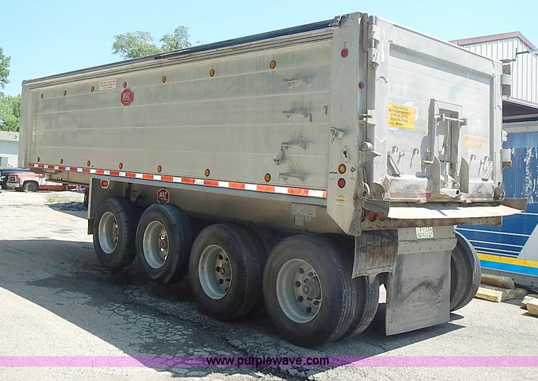 image for item I3615 2007 MAC 28' aluminum trailer