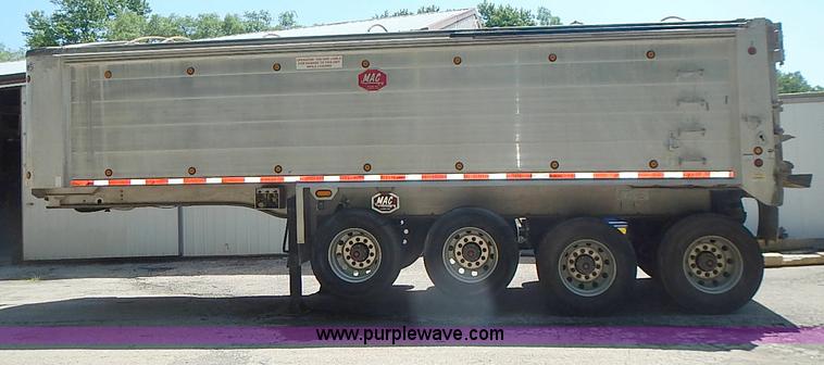 image for item I3615 2007 MAC 28' aluminum trailer