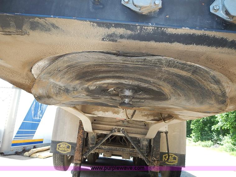 image for item I3615 2007 MAC 28' aluminum trailer